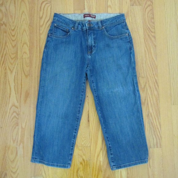 IZOD WOMEN'S SIZE 6 JEANS CAPRIS MED BLUE SLUB STRETCH DENIM JUST RIGHT CROPPED - Picture 1 of 11